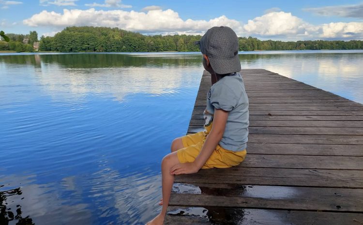 Autizmo sutrikimą turinčių vaikų mokymas plaukti ir saugiai elgtis prie vandens